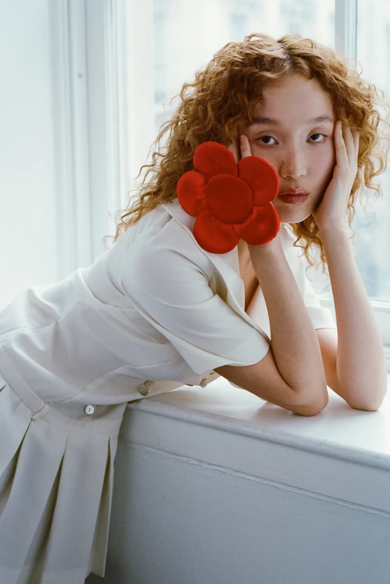 Fashion Sandy Liang Petal Wristlet In Lipstick